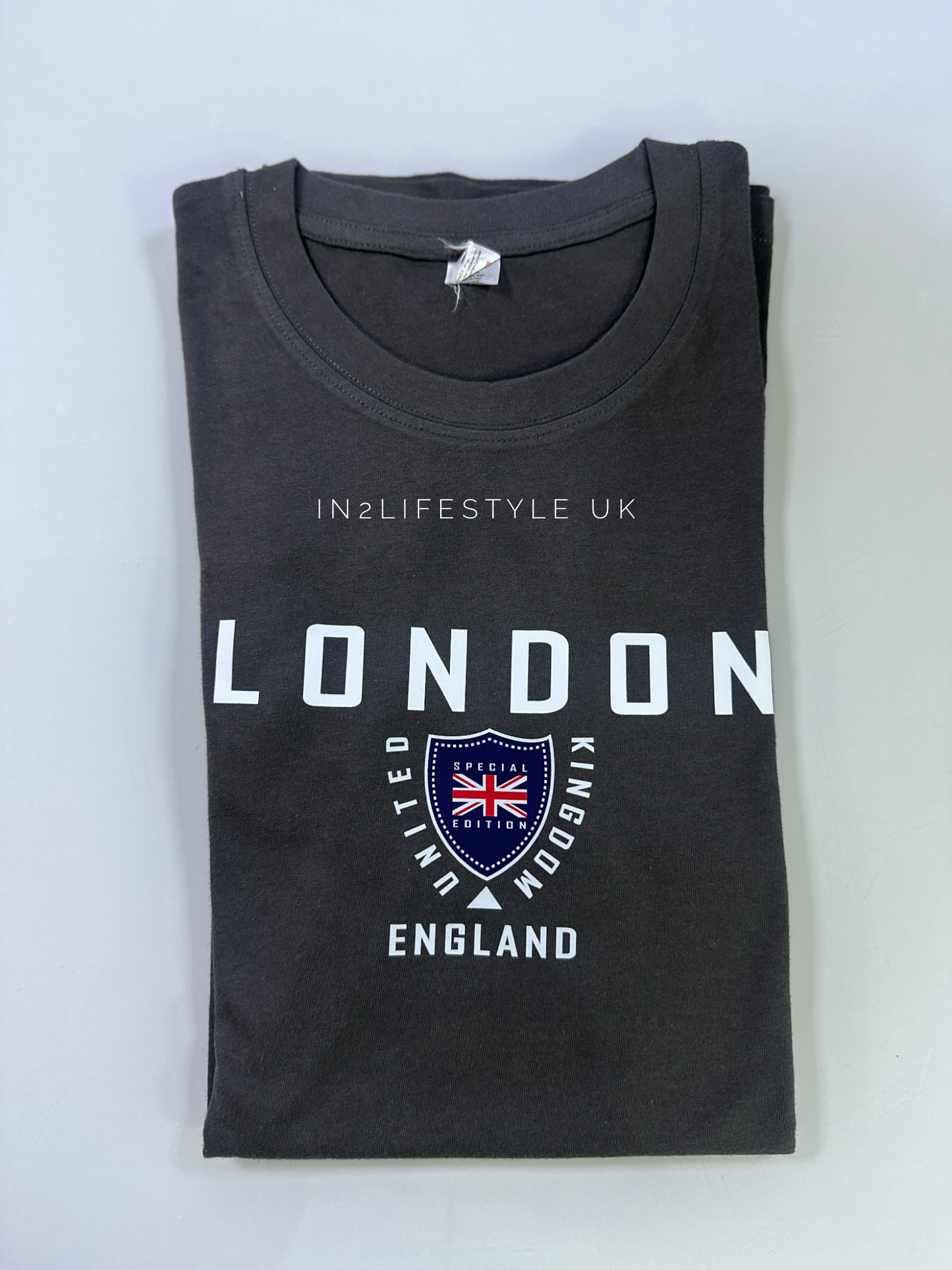 LST27 Standard London T-shirt
