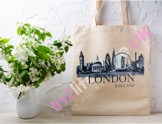Tote bag with London skyline design 