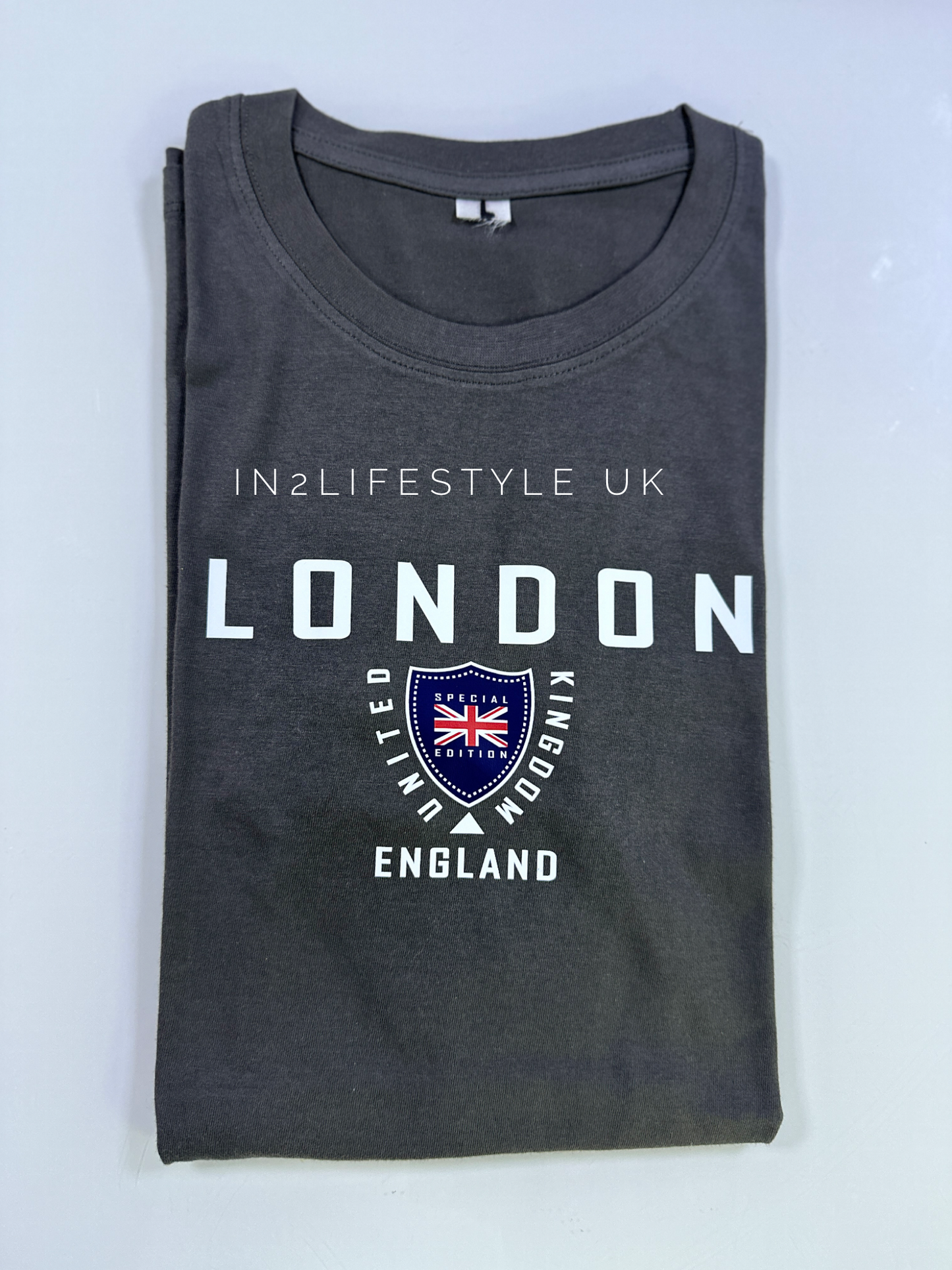 LST27 Standard London T-shirt